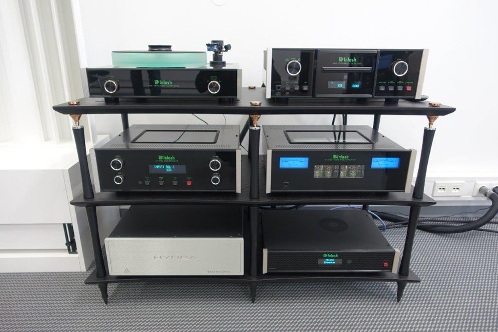 Performance HiFi Rack - SV2T with black shelves and bronze upgrade